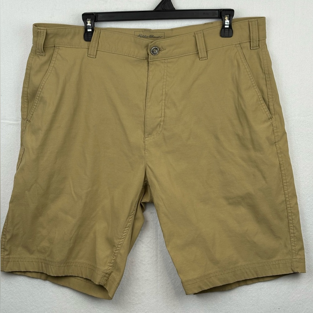 Eddie Bauer Men's Travex Outdoor Shorts Zipped Cargo Pockets Hiking Size 38 Tan
